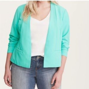 NWT Torrid Collarless Stretch Crepe Blazer Size 2